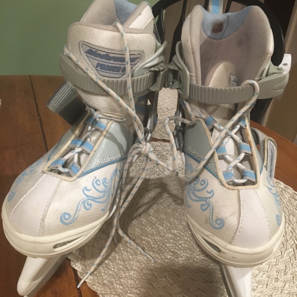 Blade runner Girls ice skating adjustable size 4-7
